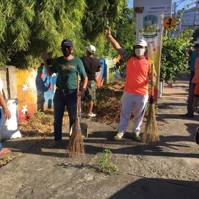 Peran Hutan dalam Menjaga Keseimbangan Ekosistem Global: Menjelaskan fungsi hutan sebagai paru-paru dunia, penyerap karbon, dan habitat keanekaragaman hayati.